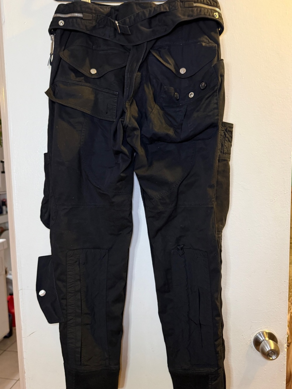DSQUARED2 Black Multi-Pocket Cargo Pants for Men - Picture 6 of 13